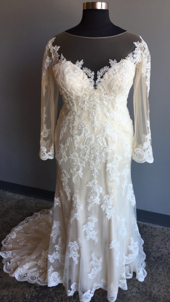 lace bridal gowns plus size