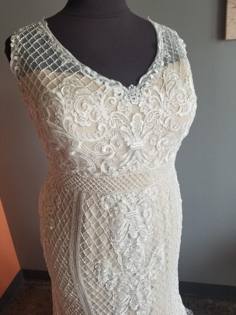 unique plus size sheath wedding dress with lace appliques and beading