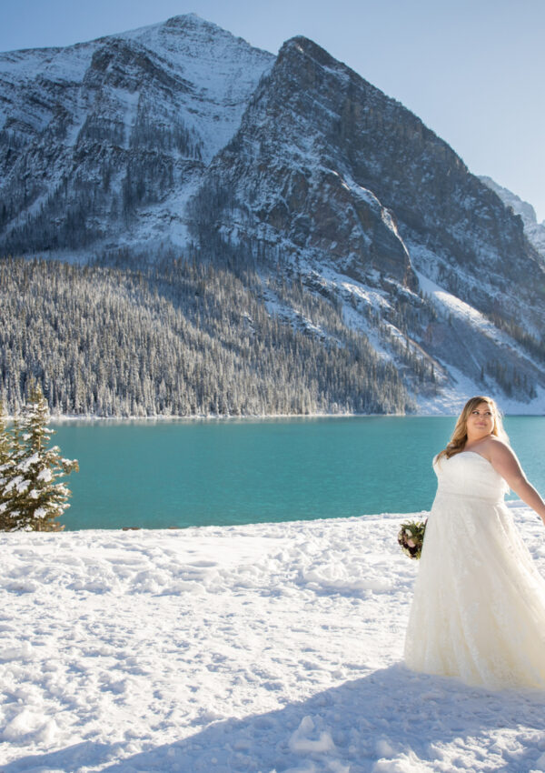 Rebecca & Matt’s Lakeside Wedding Near Banff
