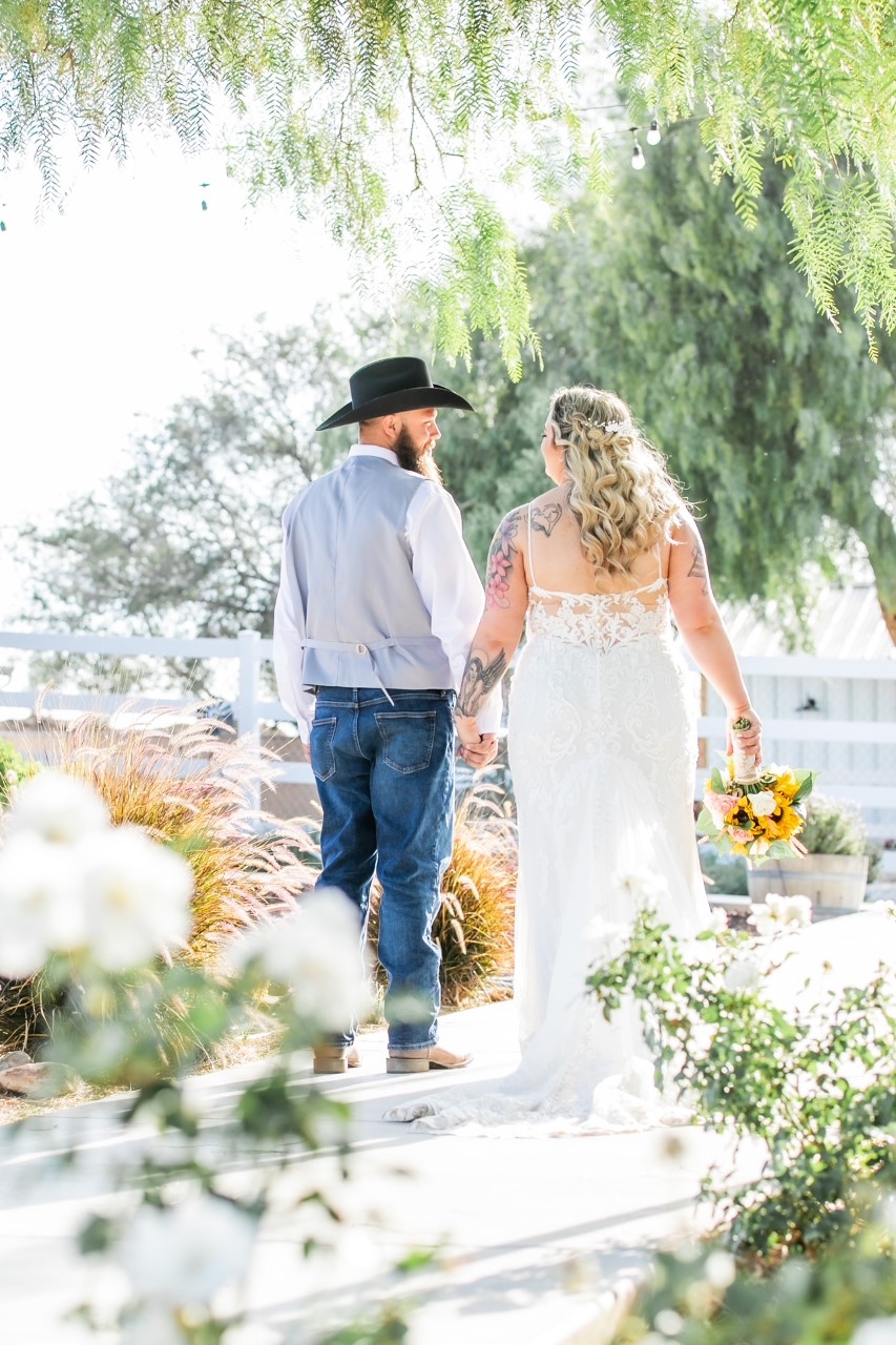 Groom's Wedding Attire Guide: How to Match the Bride – Wedding Shoppe