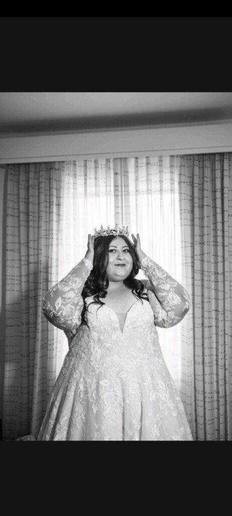 plus size bride wearing tiara